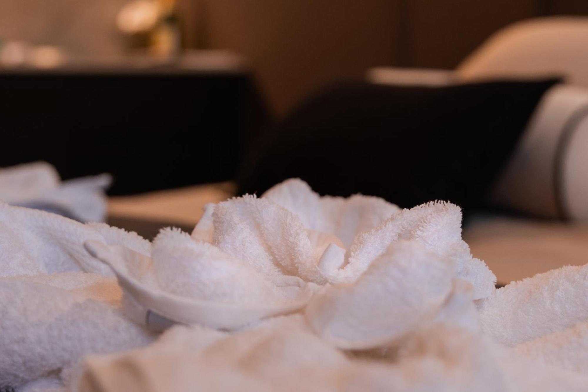 C0C00N Veritable Hammam A Partager A Deux Риом Екстериор снимка